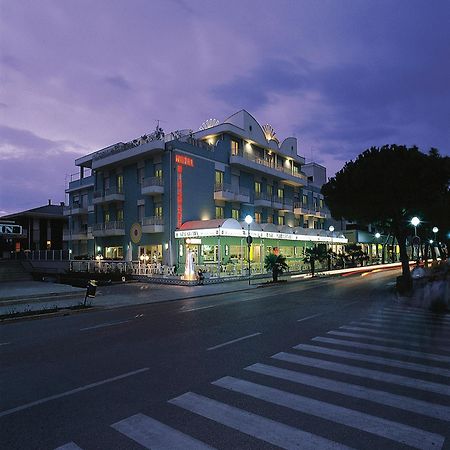 Hotel Miramare Бібіоне Екстер'єр фото